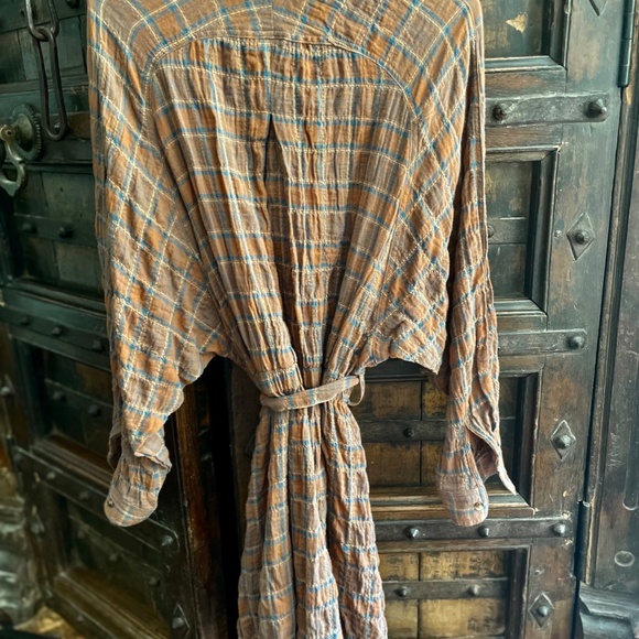 Comfy little plaid shirt dress - Picture 2 of 4